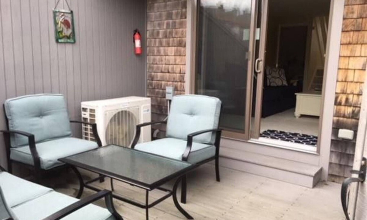 Hyannis House | Beachfront multi-level townhouse with all conveniences in Hyannis