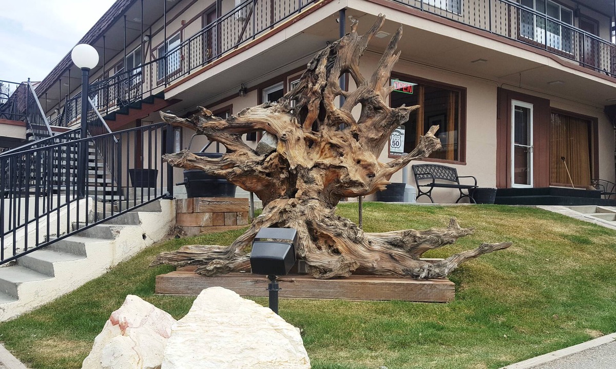 East Ely Hotel | Bristlecone Motel