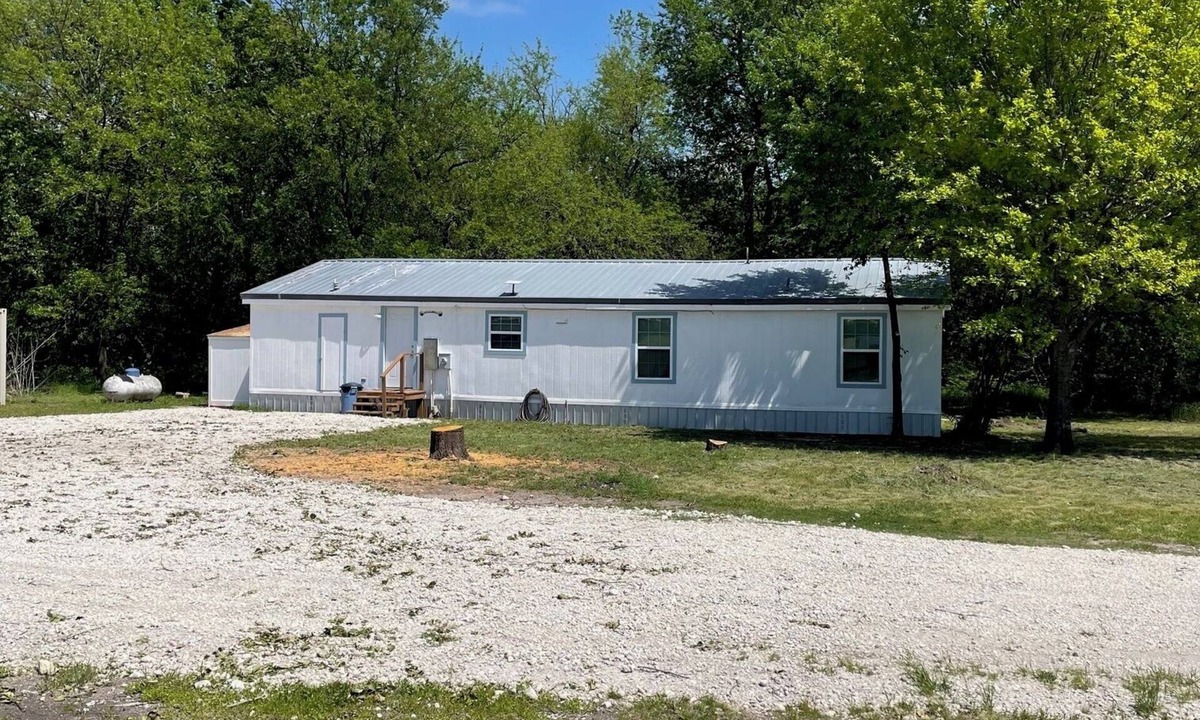 Westminster House | Charming 3-bedroom 2 Bath farmhouse on 7.4 Acres