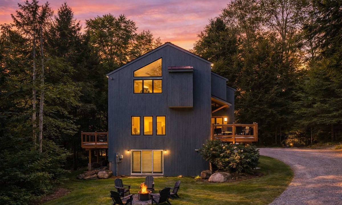 Londonderry House | Derry Woods Cabin: Views | Deck | Lowell Lake