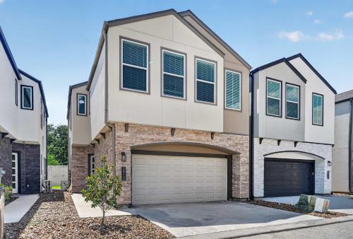Houston House | Designer Home Office Galleria & NRG