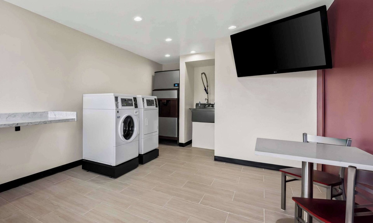 Fallon Hotel | Econo Lodge Fallon Naval Air Station Area