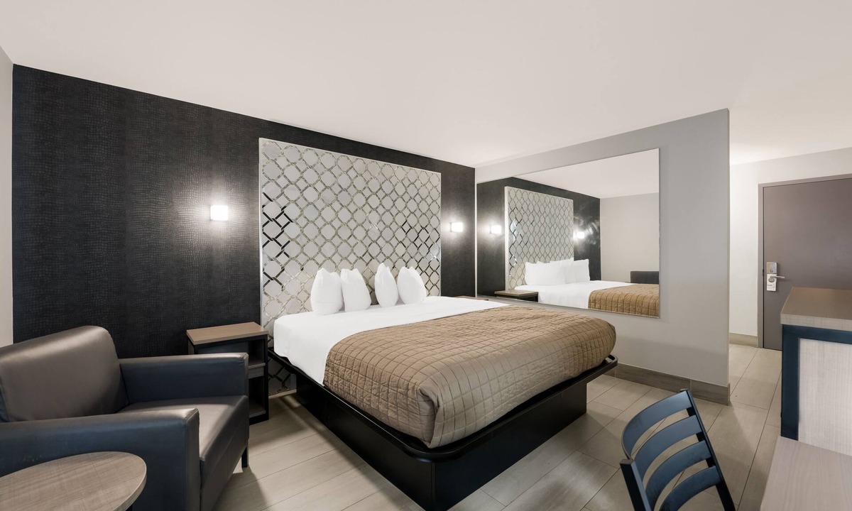 Wayne Hotel | Essence Express Wayne