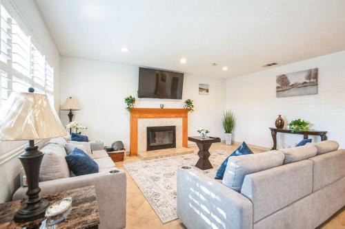 Hermosa Village House | Family Oasis