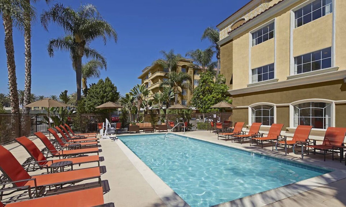 Anaheim Resort Hotel | Family Retreat Near Disneyland w/Relaxing Poolside Vibes