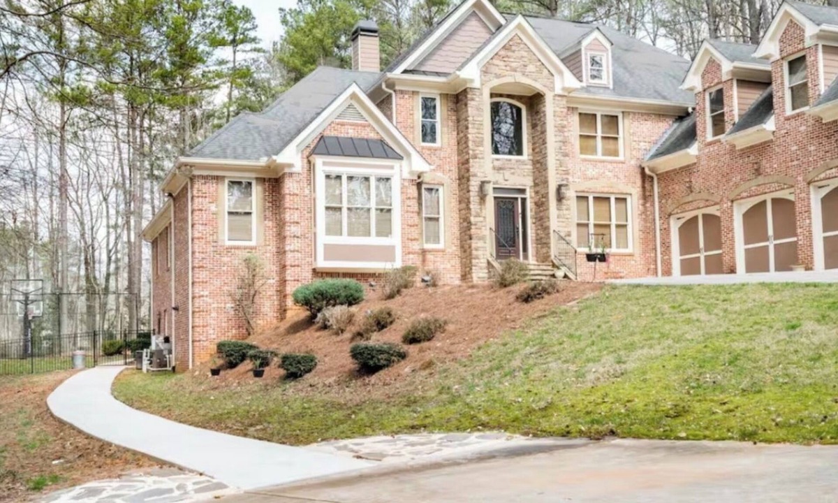 Stone Mountain House | MAJOR INTERNATIONAL SPORTING EVENT READY! Spacious 8-bedroom Retreat in Stone Mountain