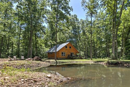 Lyndhurst House | Lyndhurst Cabin on Farm w/Pond & Stocked Stream!