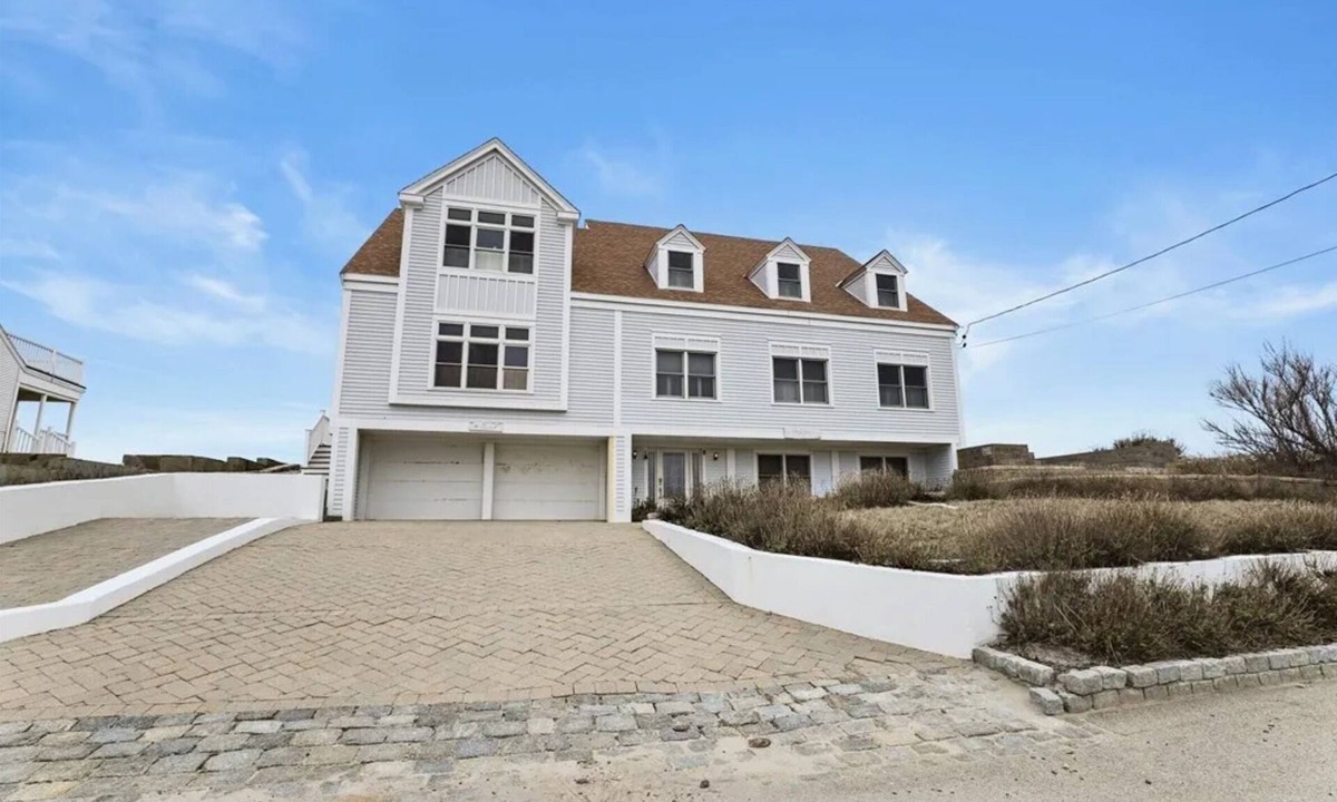 Minot House | Oceanfront Summer Getaway with Private Beach