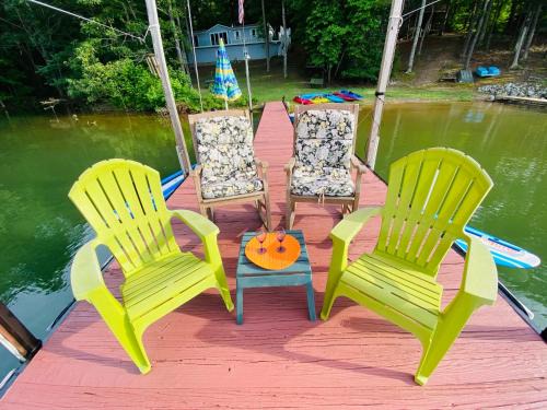 Reed Creek Villa | Paradise View Getaway-Dacha