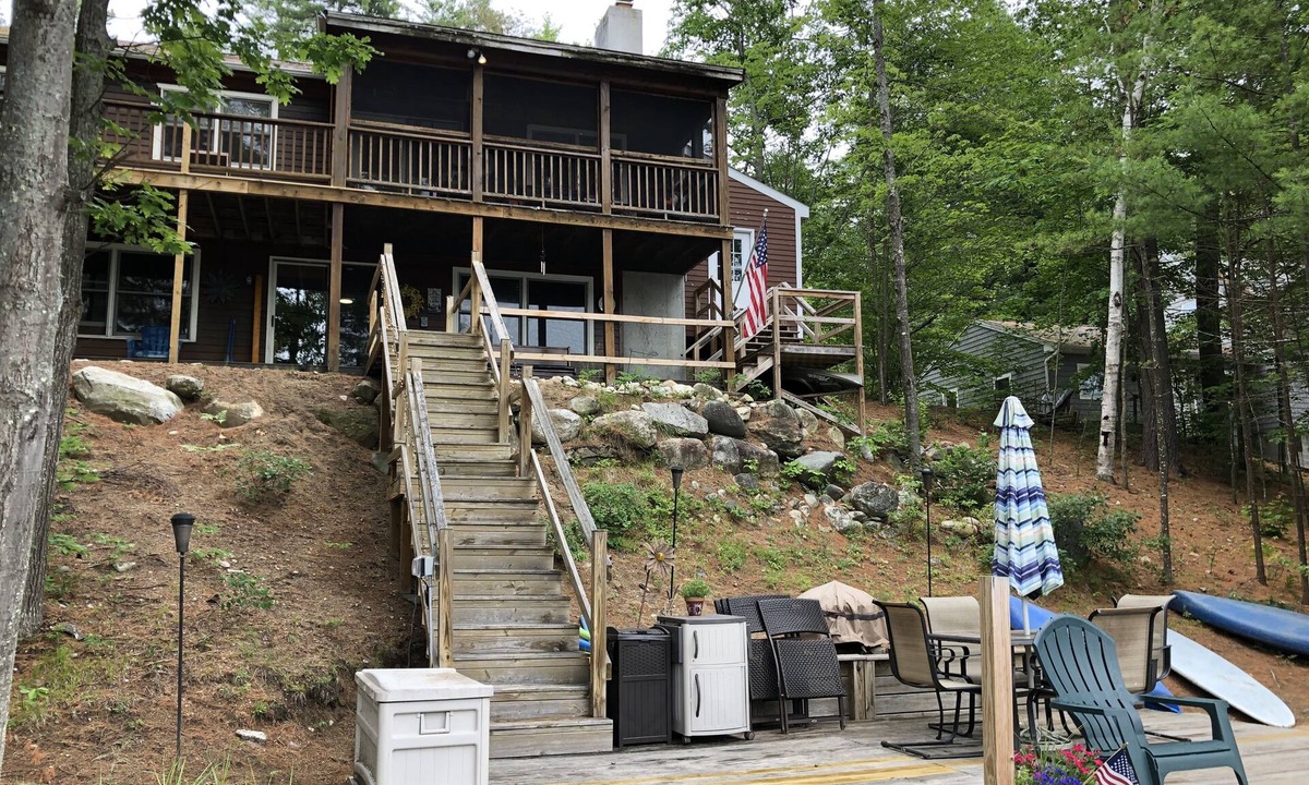 East Wakefield House | PEACEFUL LAKEFRONT GETAWAY ON BEAUTIFUL BELLEAU LAKE!