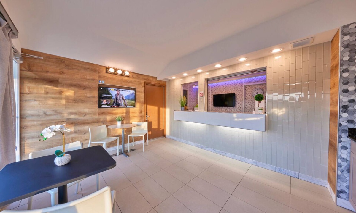 Eddyville Hotel | Regency Inn