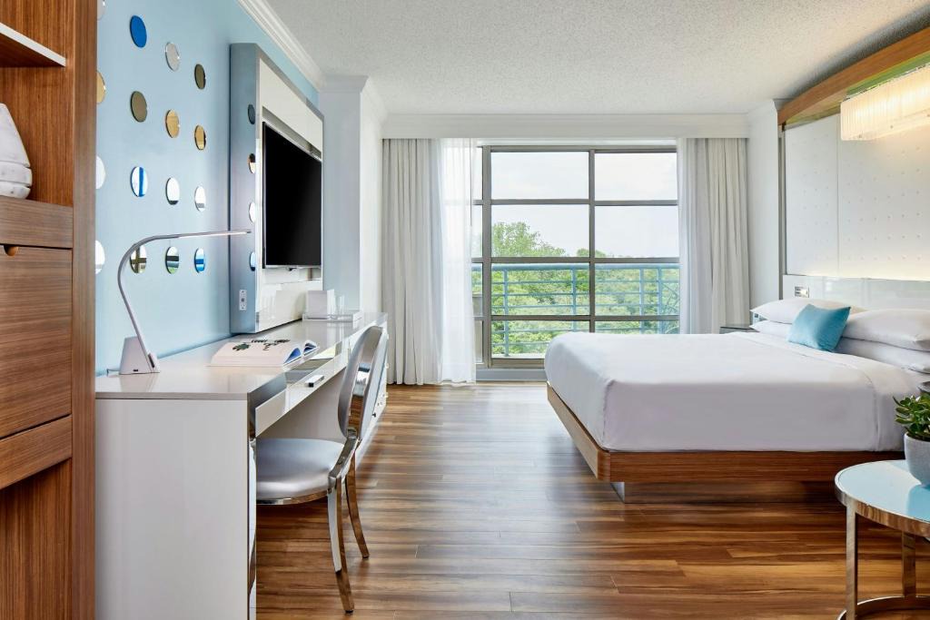 Barclay Downs Hotel | Renaissance Charlotte SouthPark Hotel