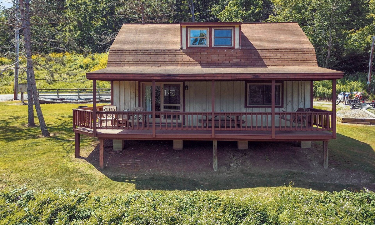 Gaines Cabin | Rough Cut Lodge - Pine Cabin
