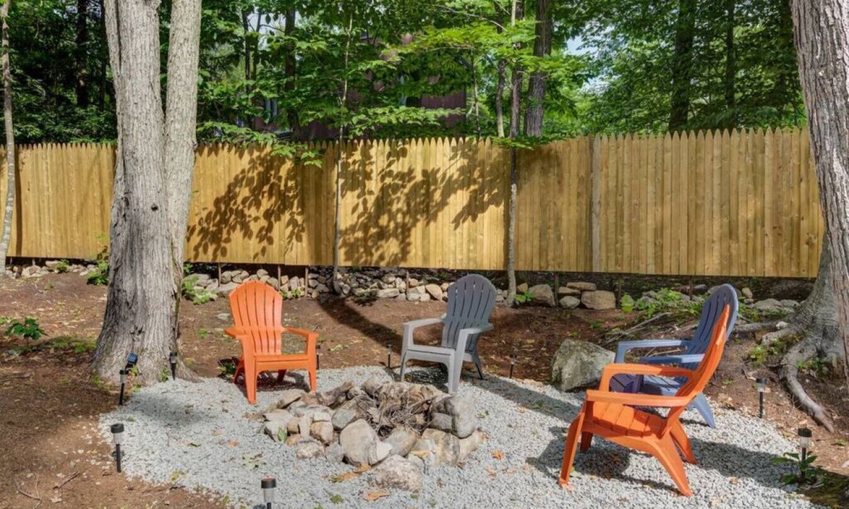 Madison Cottage | Rustic Pet Friendly Cottage w/Private Beach Access