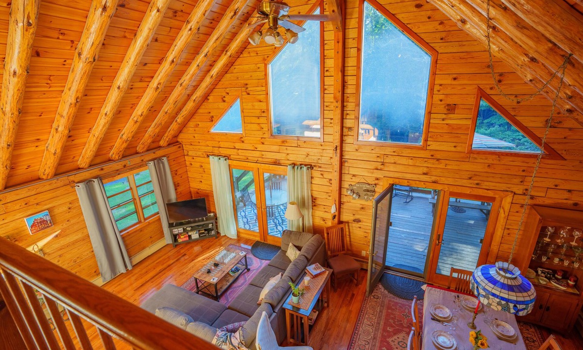 Kingston Cabin | Secluded Hudson Valley Log Cabin 🪵Sleeps 8