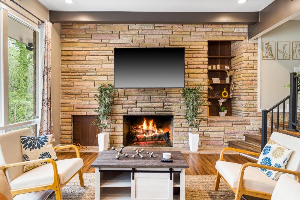 Southwest Raleigh House | Serenity Haven with Pool and Arcades