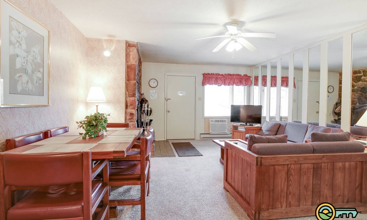 Mount Jackson Condo | Ski/MTB/Golf Condo (#116) - Slope side | Mountain & golf course views | Walk-in access!