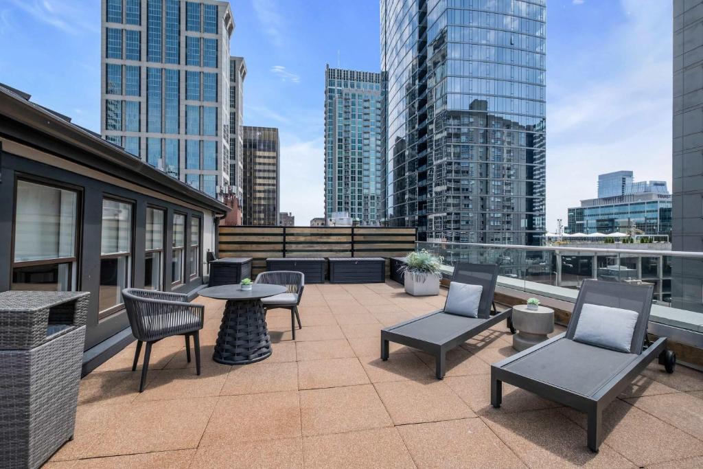 Downtown Nashville Apartment | Skyline Suite with Penthouse & Rooftop Deck 6BR by Maddox Hotel