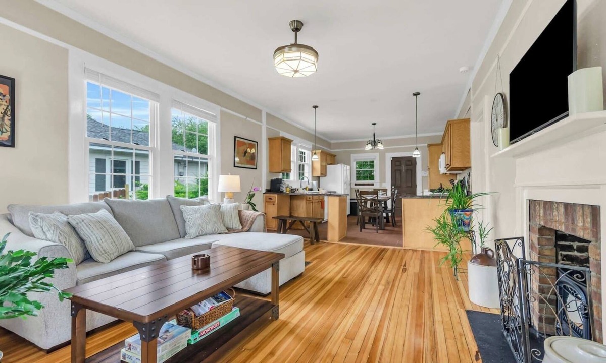 Lyman House | Sleeps 6 - Great for Long Stays @ Rachel`s Retreat