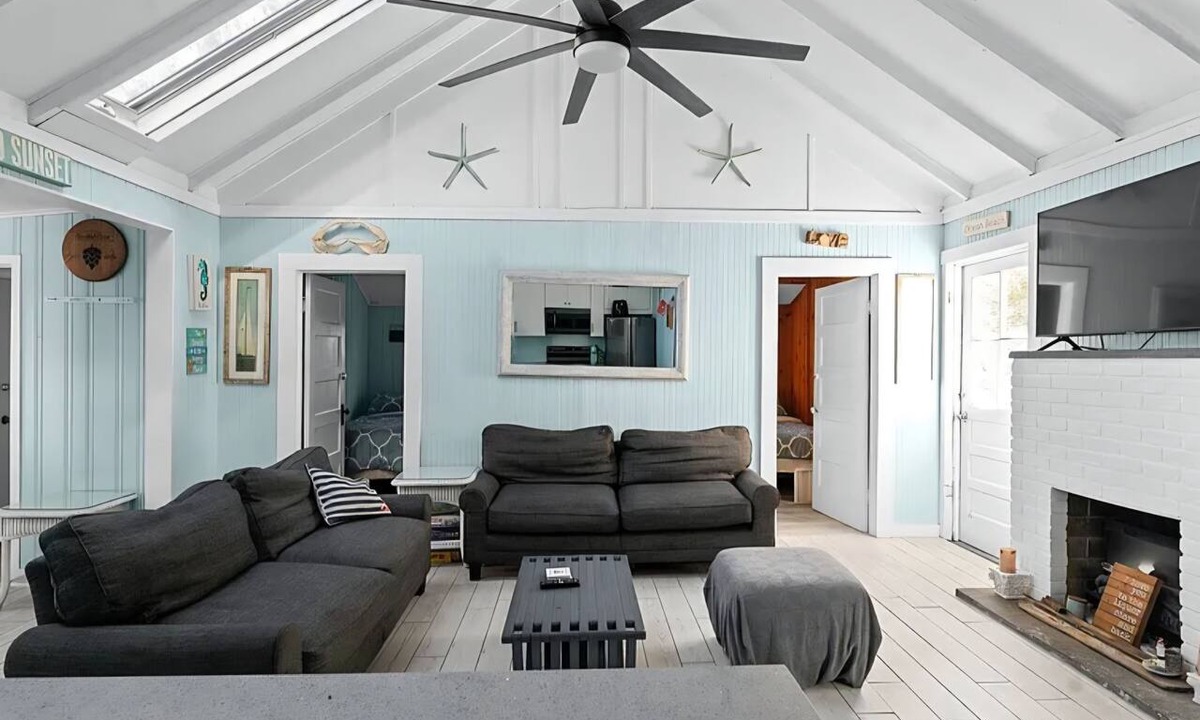 Ocean Beach House | Steps from the beach, Ocean Beach/Seaview border. 5 bedrooms, AC, outdoor shower