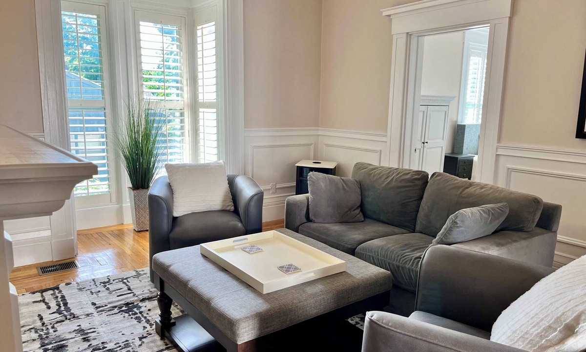 Wakefield Condo | Stylish home next to train to Boston, near Salem