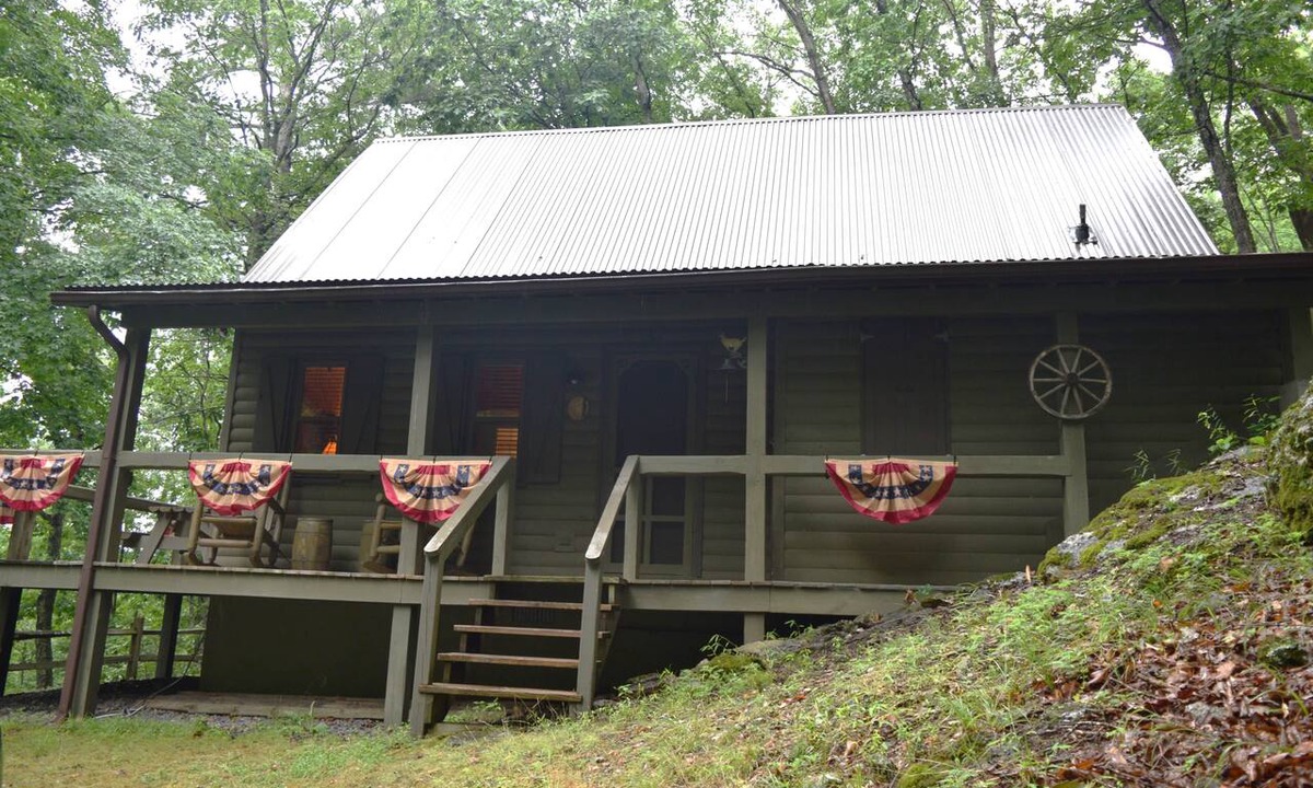 Franklin House | The Cave Cabin - Escape to WV