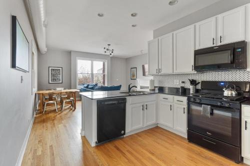 Tri-Taylor Apartment | The Upscale Getaway Near Downtown