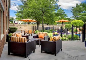 2 Spacious Units! FREE Parking, Pets Allowed, Close to Burlington Mall!