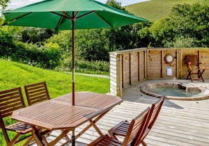 4 Hedgerows, LANREATH
