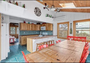 Fire Island: SLEEPS 10, HOT TUB, Seaview/Ocean Beach