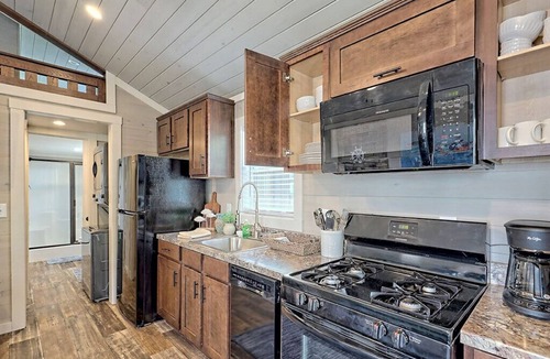 Clarkesville Cottage | 2 Bedroom Tiny Home near Lake Burton, Georgia in the Blue Ridge Mountains