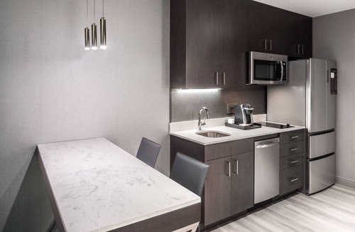 Waltham Hotel | 2 Units | Unwind in Soundproof Suite w/Modern Decor Near John F. Kennedy Park