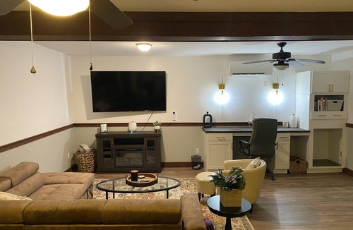 Milton House | 250ft sandy lakefront oasis - 3BR/2BA