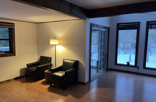 Milton House | 250ft sandy lakefront oasis - 3BR/2BA