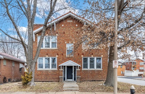 St. Louis Apartment | 2BR Dog-Friendly Apt w/Fenced Yard