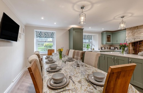 Old Bewick Cottage | 5 Bed in Biddlestone (oc-b30105)