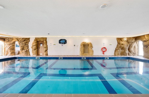 Morecambe House | 6* Private Beach Manor & Towers with full heated swimming pool, gym & spa