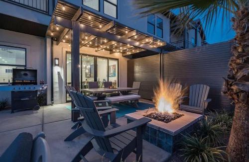Santa Clara House | 61-62| 2 Homes Duplex in Ocotillo Springs with Private Pool