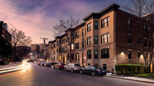 Griggs Park Apartment | A Stylish Stay w/a Queen Bed, Heated Floors. #1