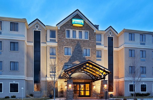Reno/Tahoe Airport Condo | Accessible 1BR Suite w/Free Breakfast & Pool Reno