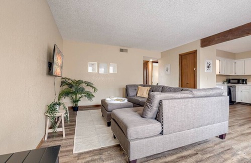 Platte City House | Aviator's Lounge 2BR 1Bath WiFi Close to Airport 2