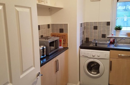 Bathgate Apartment | Bathgate Contractor and Business Apartment
