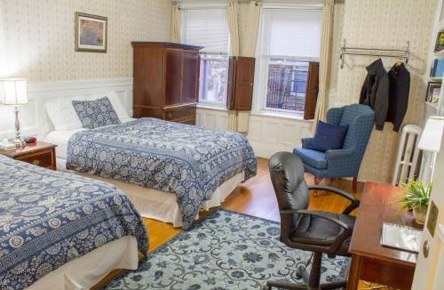 Cleveland Circle Bed & Breakfast | Beacon Inn 1750