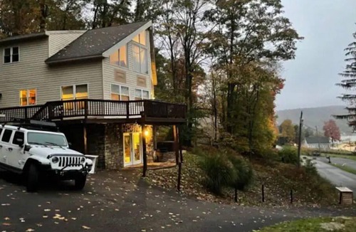 Thayerville Ski Chalet | Bearly Believable By The Lake & WISP hot-tub/pets