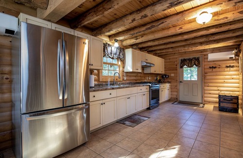 Washington Cabin | Beautiful Log Cabin on Highland Lake