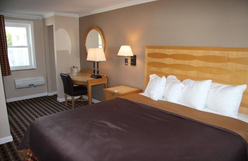 Main Street Hyannis Hotel | Cape Cod Inn