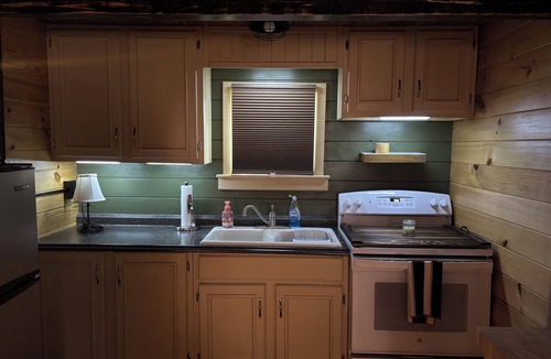 Dublin Cabin | Charming 1 BR Cabin at Persimmon & Pine Hollow- Secluded Feel, Close to Town