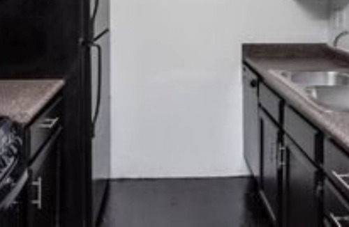 Poncey-Highland Apartment | Charming Long Term 1 Bed 1 Bath in a Great Location on Beltline