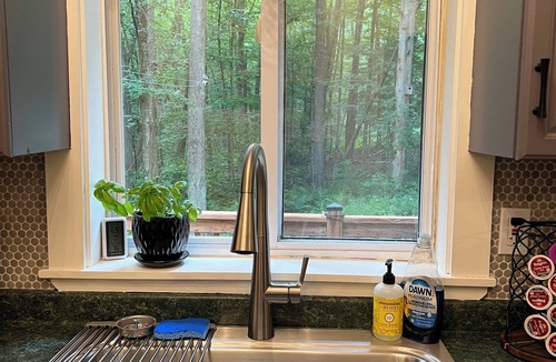 South Sanford Cottage | Charming two bedroom lake cottage