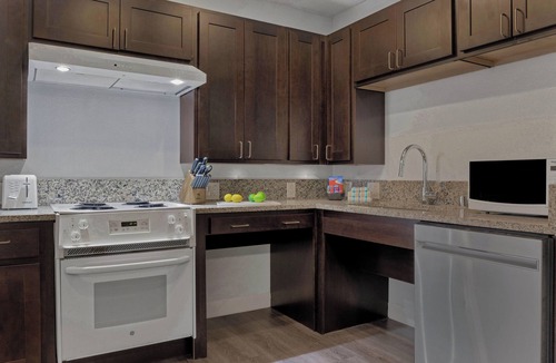 Anaheim Resort Hotel | Club Wyndham Dolphin's Cove